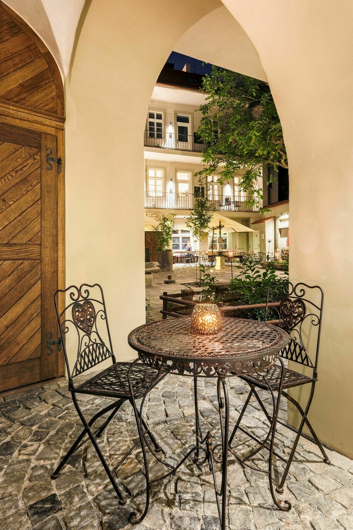 Mooo By The Castle Aparthotel Prague Exterior photo